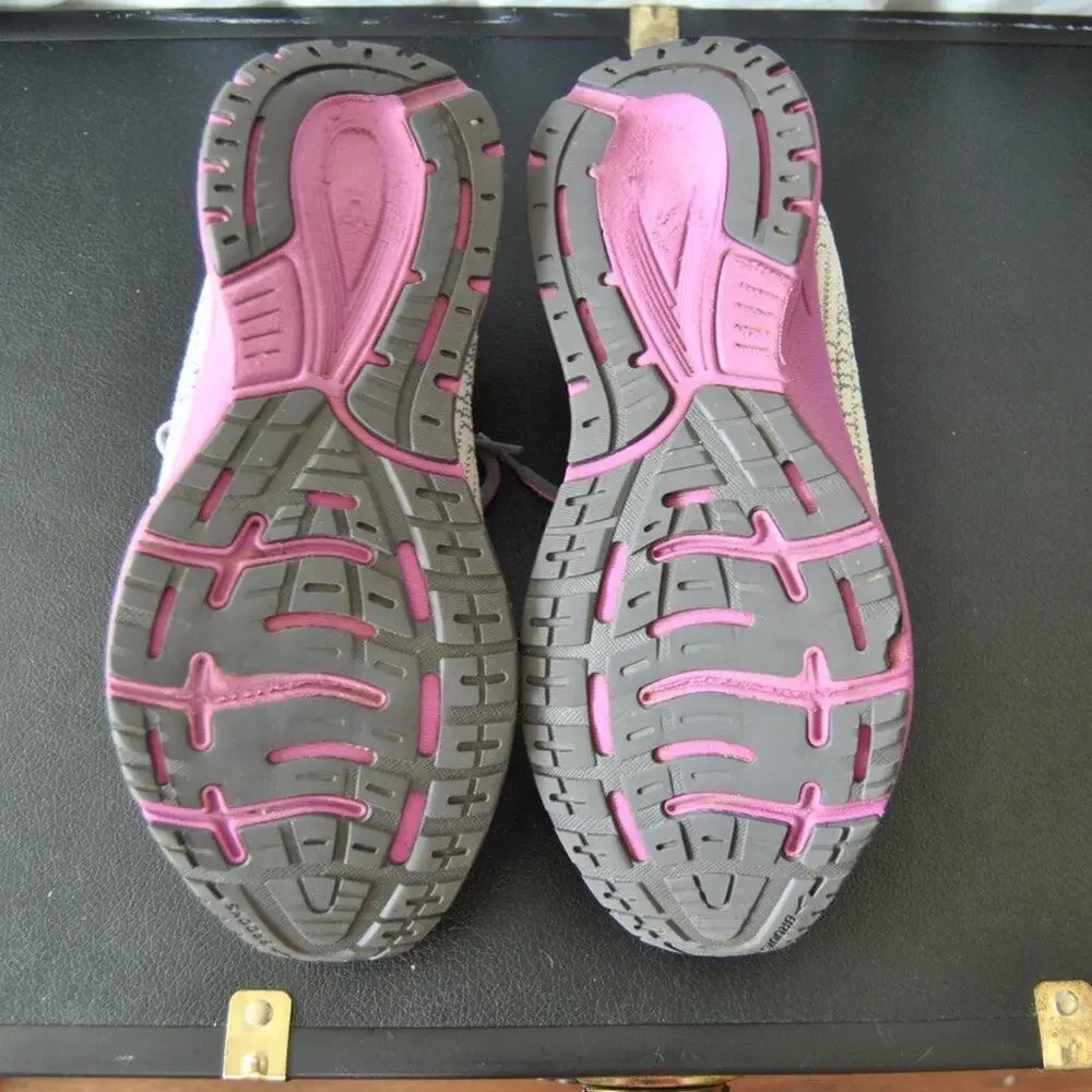 Brooks Revel 3 Pink and Gray Running Shoe Size 10